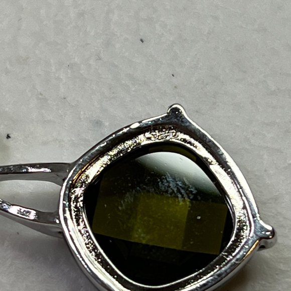 Silver Women's Choker 16" Necklace With Green Faceted Silver Plated Pendant - Picture 8 of 11